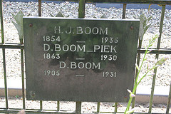 Grave of Harmen Jan Boom, Dela Piek and their daughter Daatje Boom.