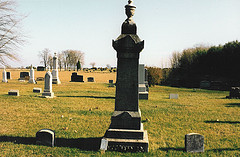 Grave of Berend Willem Pietenpol and Janna Hendrika Oonk.