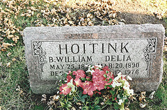 Grave of B.W. and Delia Hoitink.